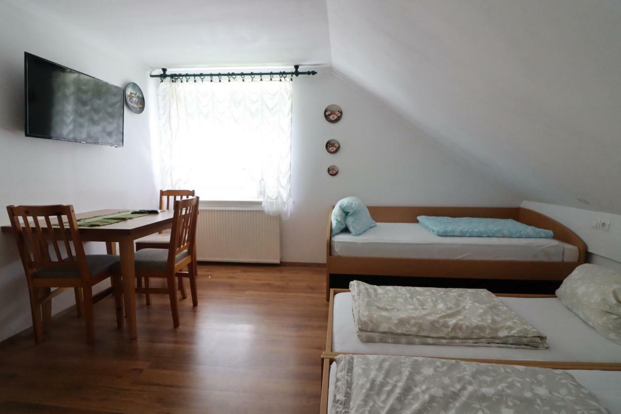 Pod Orehi Guest House Loče pri Poljčanah Exteriér fotografie