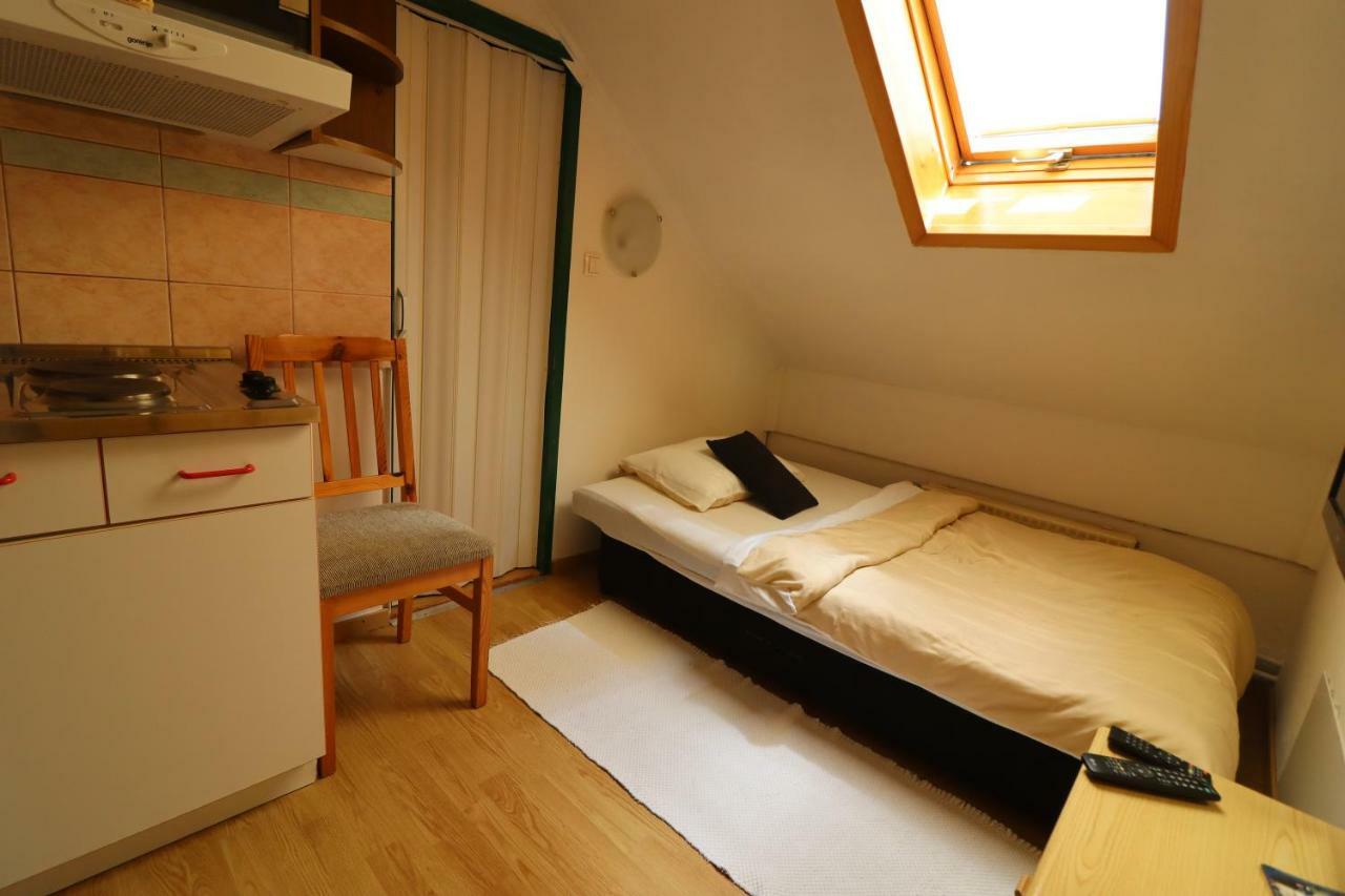 Pod Orehi Guest House Loče pri Poljčanah Exteriér fotografie